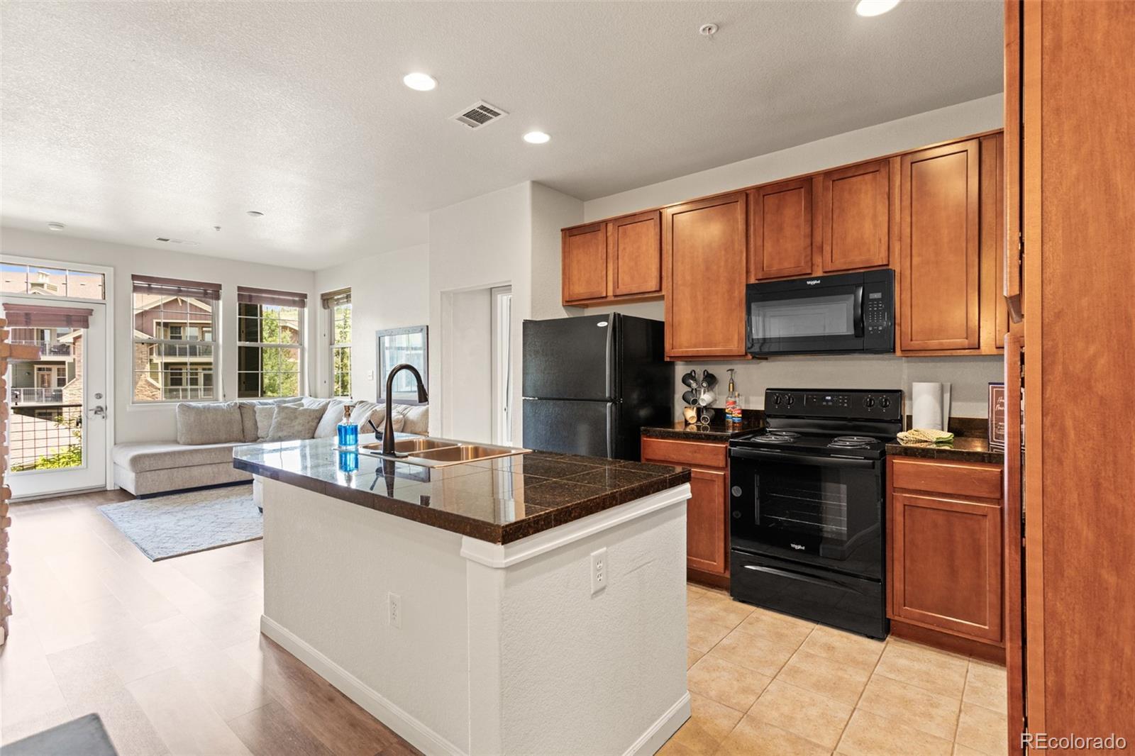 Image 2: Kitchen Image 2: Kitchen