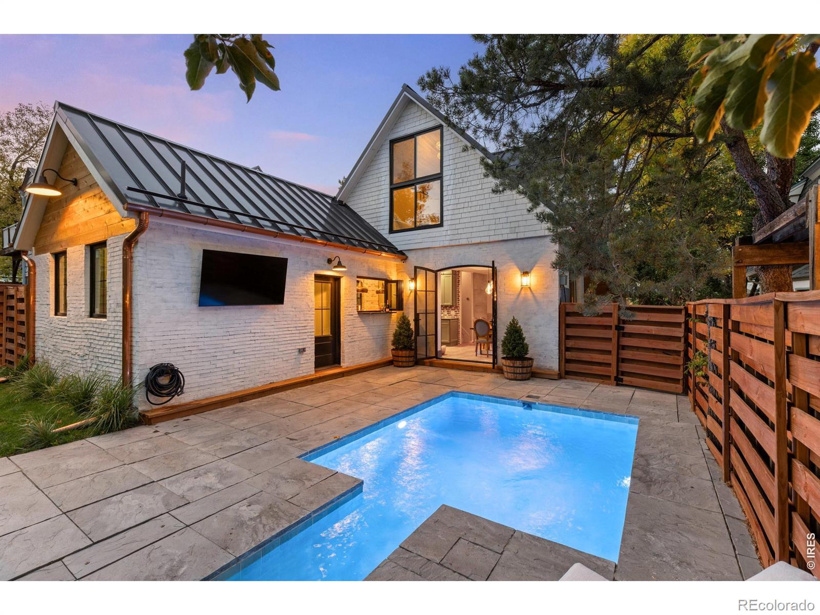 Image 2: Heated Pool=Extended Season Image 2: Heated Pool=Extended Season