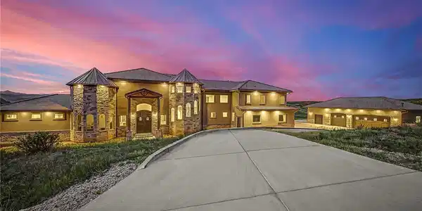 5828 Aspen Leaf Drive