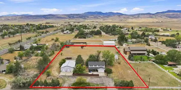 Image 2: Located on 2.27 Acres with Urban Estates Zoning-Room for 2 more SF lots Image 2: Located on 2.27 Acres with Urban Estates Zoning-Room for 2 more SF lots