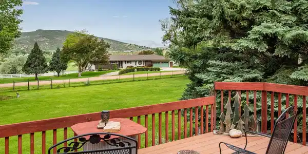 3704 Buckskin Trail