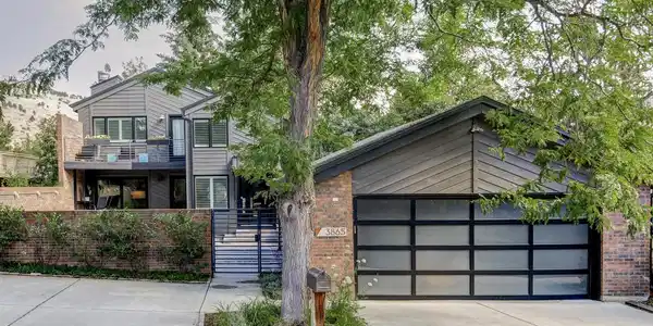 3865 Newport Lane