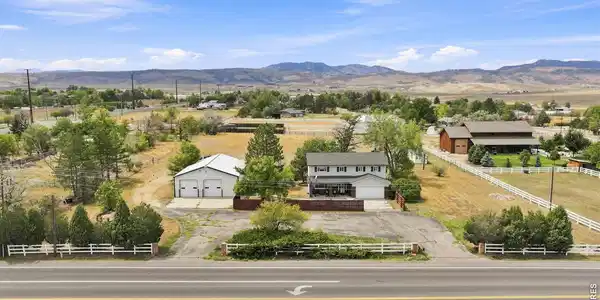 Image 4: Front elevation view of property and foothills to the west Image 4: Front elevation view of property and foothills to the west