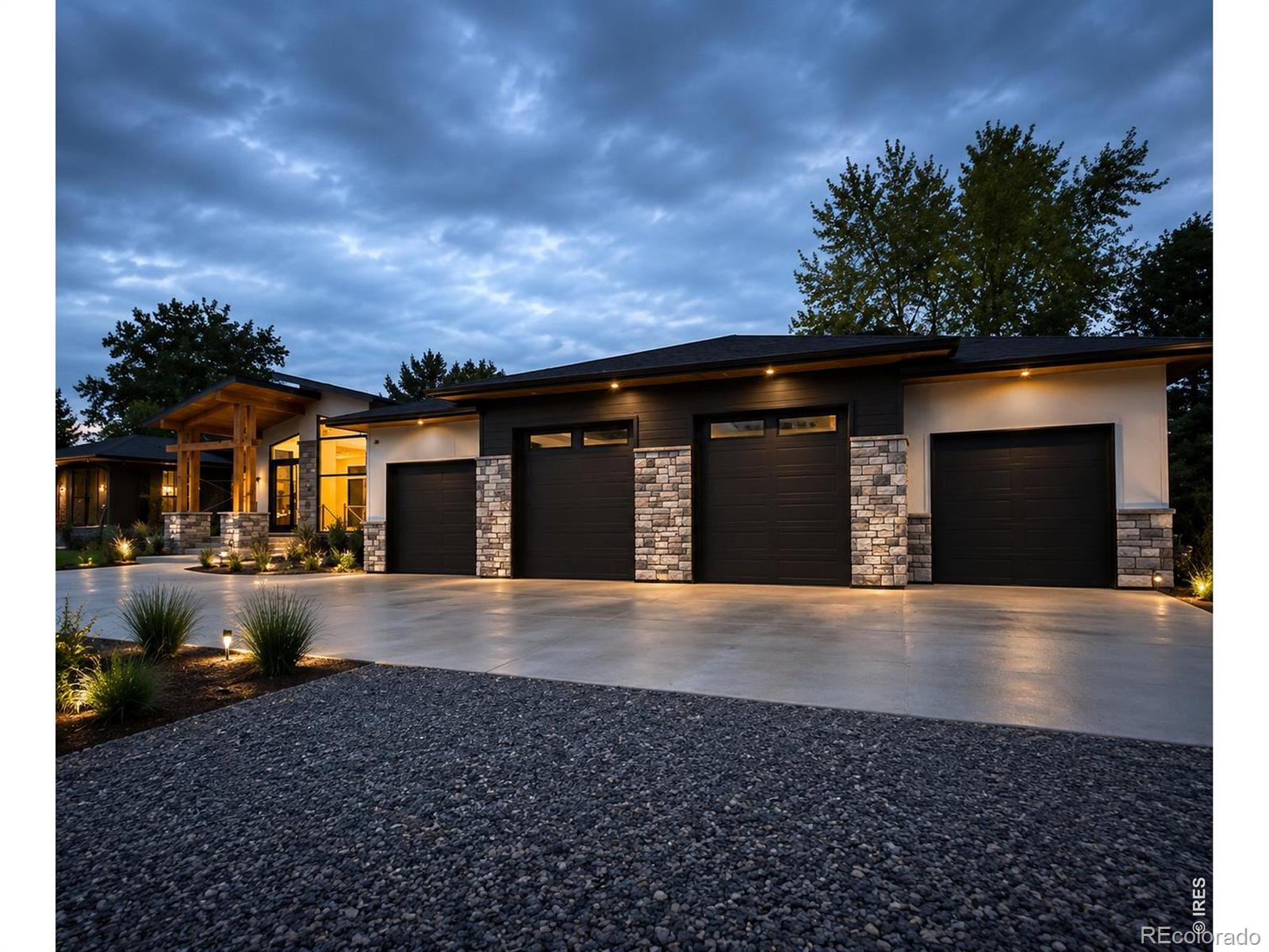 Image 2: Sprawling ranch with a 1,400 sqaure foot garage. Image 2: Sprawling ranch with a 1,400 sqaure foot garage.