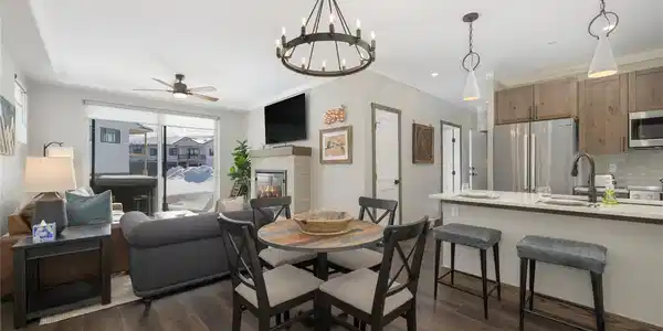 341 W Meadow Mile