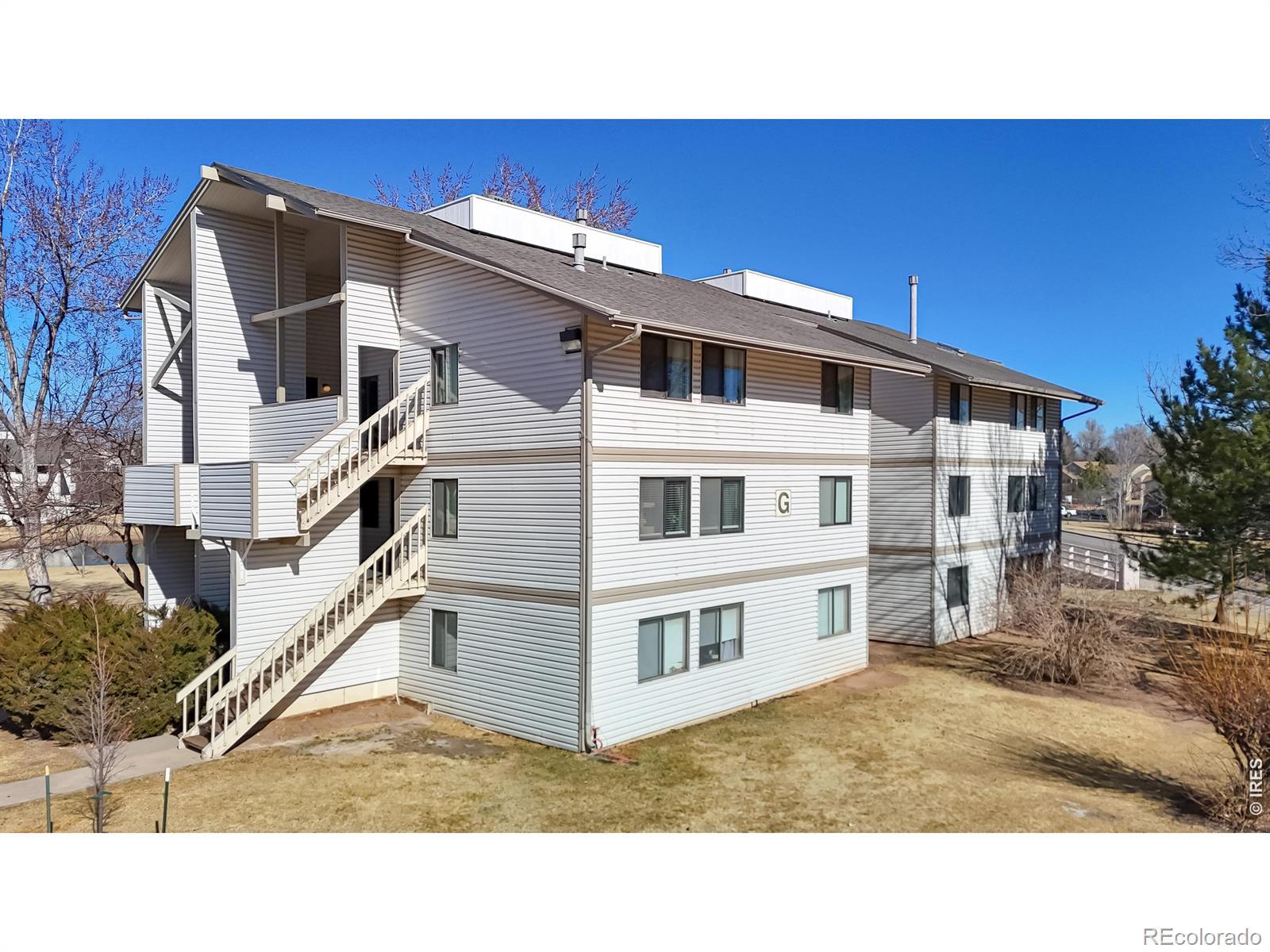 Image 2: 1705 Heatheridge Rd G301 Is an End Unit with Gorgeous Views Image 2: 1705 Heatheridge Rd G301 Is an End Unit with Gorgeous Views