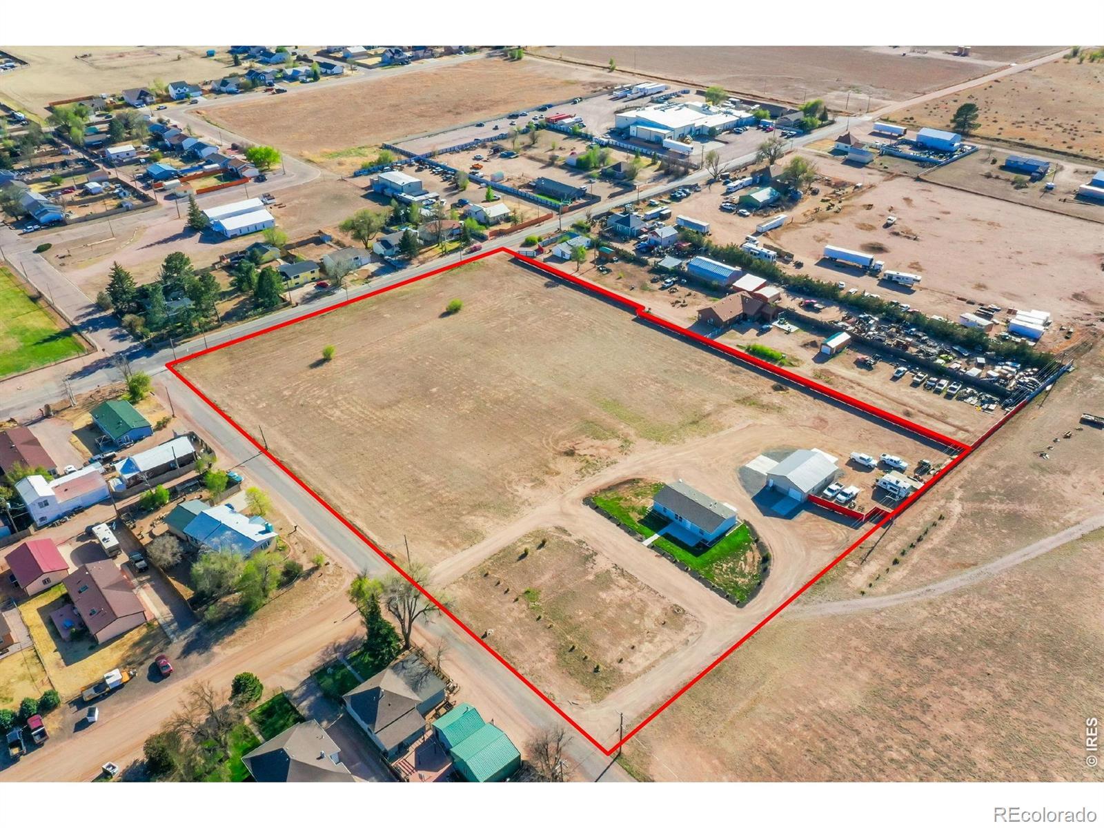 Image 2: Lot lines are approximate Image 2: Lot lines are approximate
