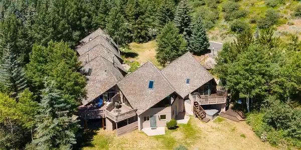 1400 Lions Ridge Loop