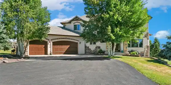 870 Trumpeters Court E