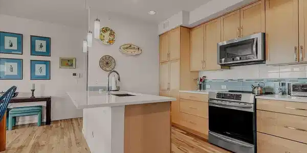 Image 3: Kitchen pantry area Image 3: Kitchen pantry area