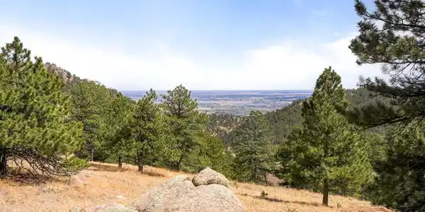 Image 2: Just a few minutes drive to the amenities and schools of Boulder, this property has been soil tested and permitted for a custom home.