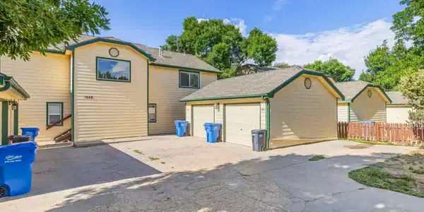 Image 2: Huge Shared Driveway Image 2: Huge Shared Driveway