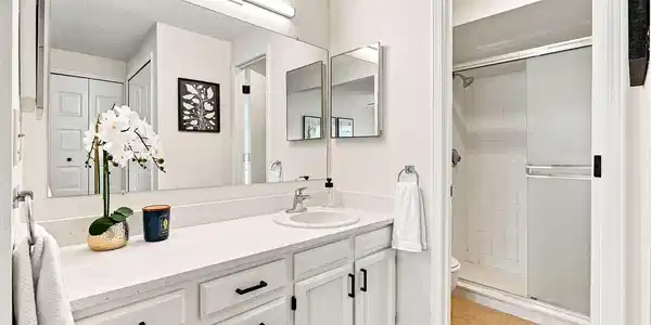 Image 4: Primary bathroom Image 4: Primary bathroom