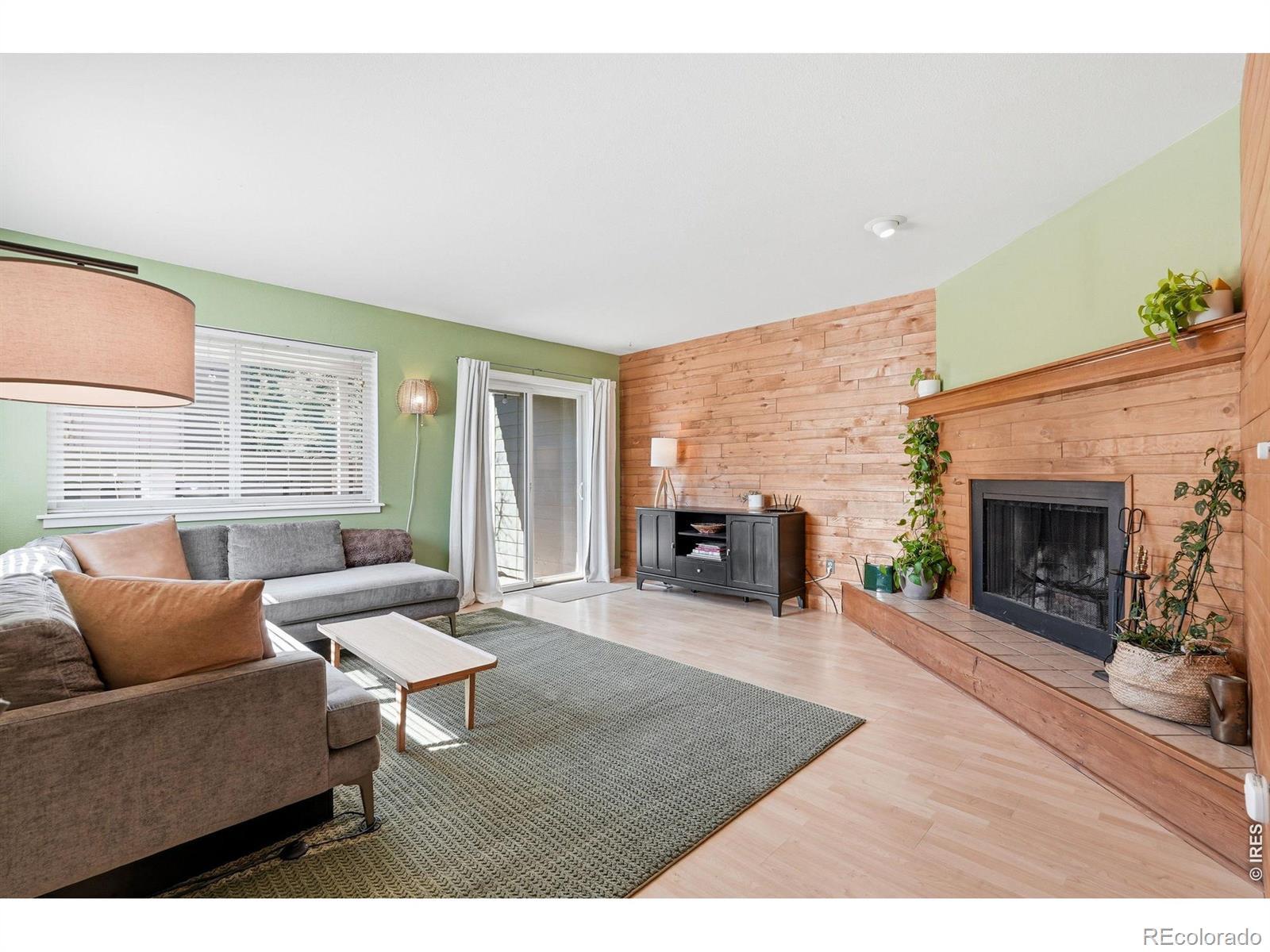 Image 4: Cozy Living Room Image 4: Cozy Living Room