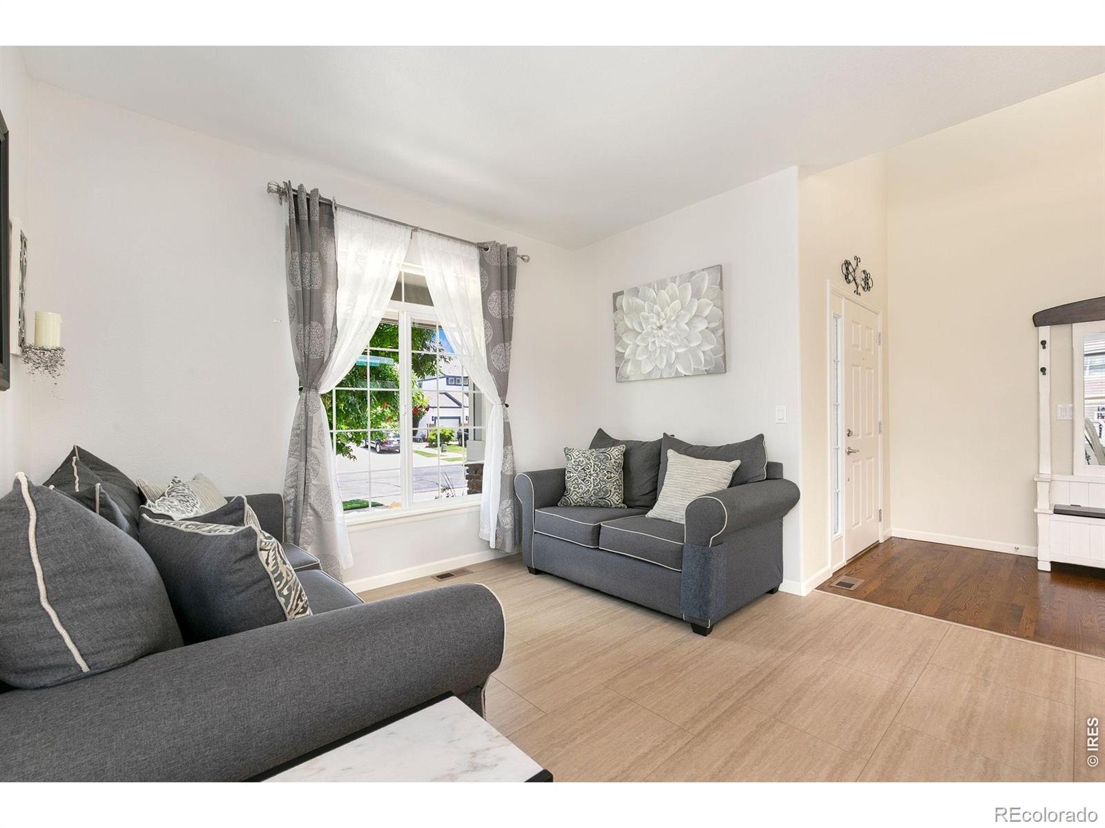 Image 4: Front Room