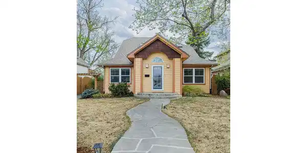 2030 Columbine Avenue