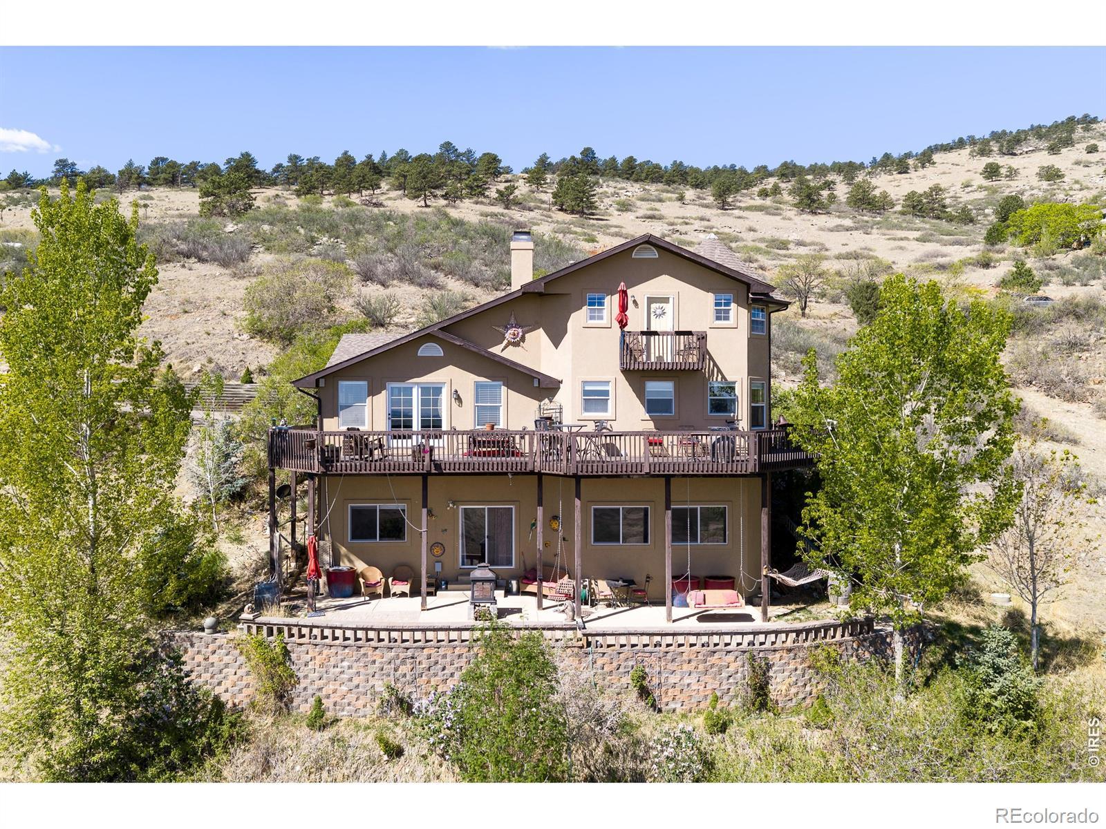 Image 2: Perched perfectly above Boulder Valley, peaceful and private. Image 2: Perched perfectly above Boulder Valley, peaceful and private.