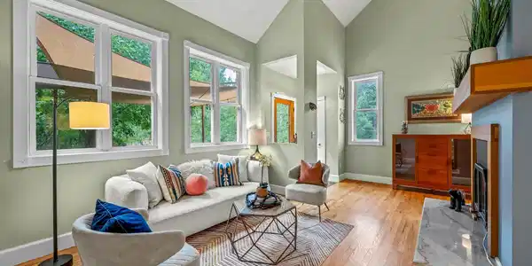 301 Valley Lane