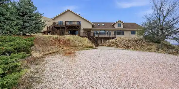 6095 Hidden Springs Road