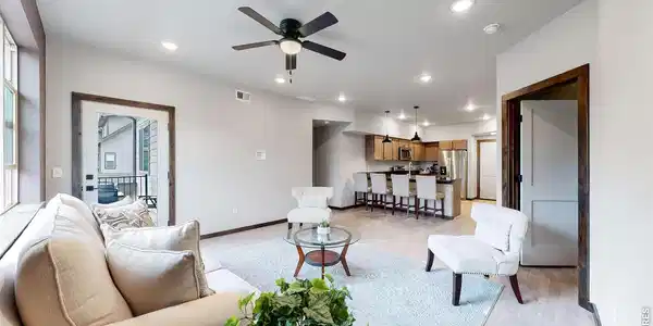 Image 3: Spacious open floor plan Image 3: Spacious open floor plan
