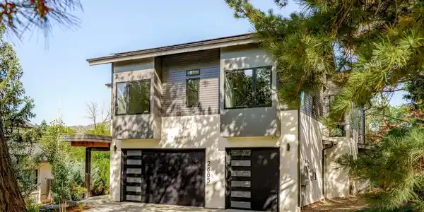 2885 Island Drive