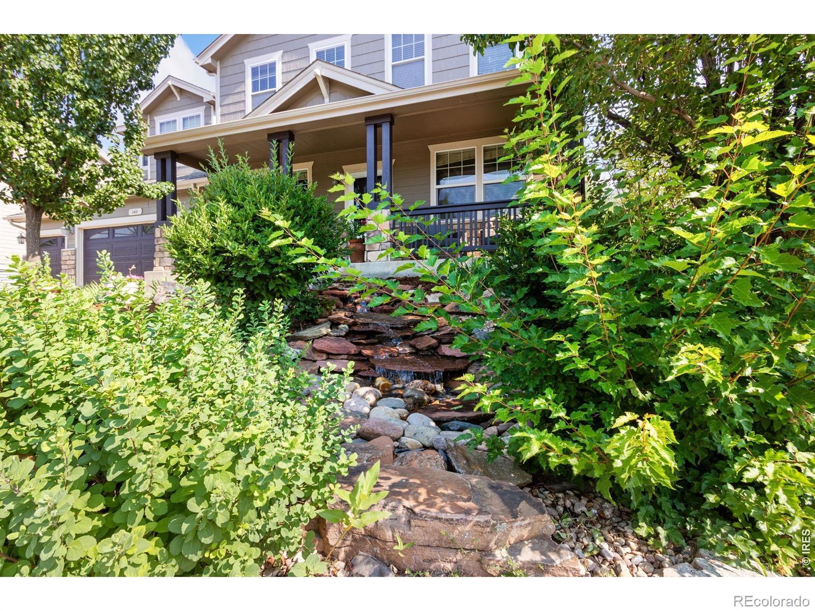 Image 3: Beautiful fountain feature at the front entry
