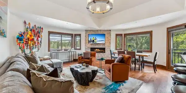 405 Village Road
