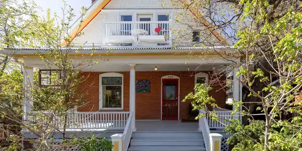 838 University Avenue
