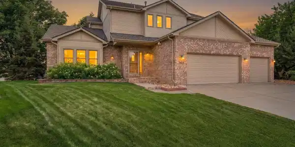 2413 Willow Lane