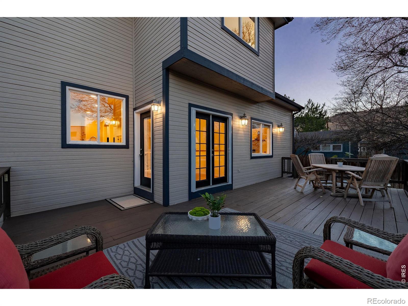 Image 3: Seamless indoor-outdoor living on a spacious lot in North Boulder. Image 3: Seamless indoor-outdoor living on a spacious lot in North Boulder.