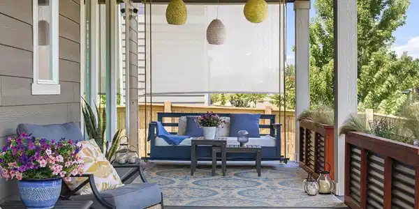 Image 4: Welcome to your private sanctuary and its daybed swing.