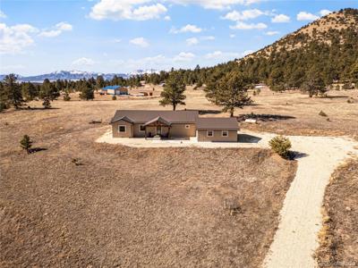 1401 Larkspur Lane