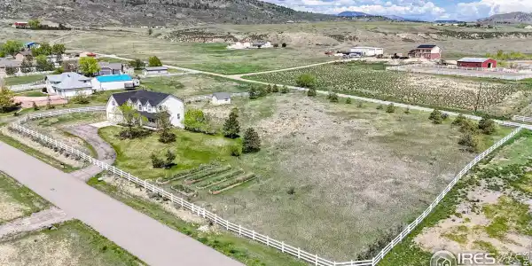 5306 Foothills Drive