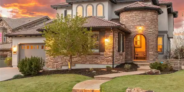 219 Maplehurst Point
