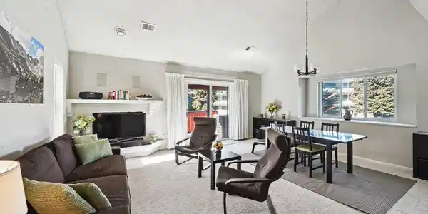 4475 Laguna Place