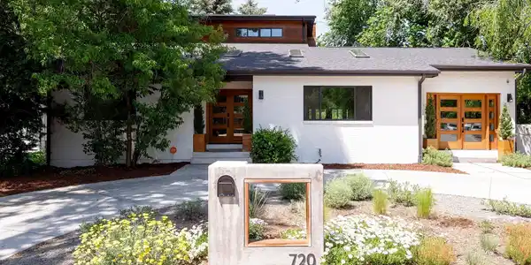 720 E Stuart Street