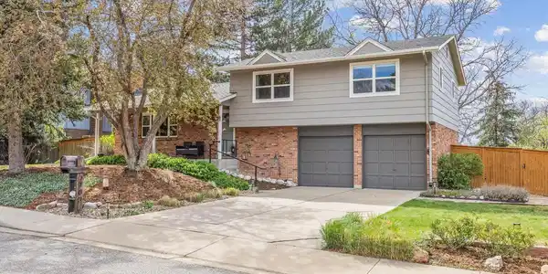 7702 Devonshire Court
