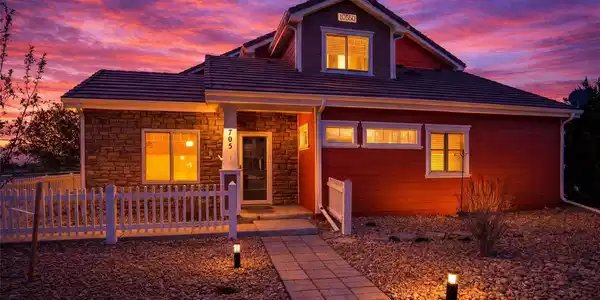 10550 Paris Street
