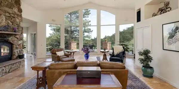 Image 3: Open Floor-plan living areas make the home ideal for family gatherings and enjoying meals with friends, Image 3: Open Floor-plan living areas make the home ideal for family gatherings and enjoying meals with friends,