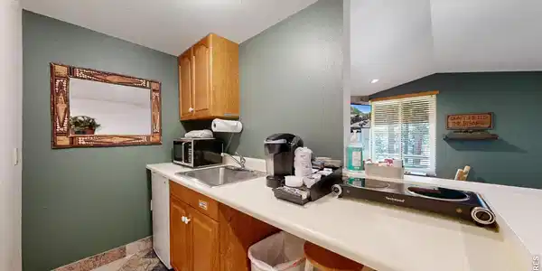Image 3: Kitchen