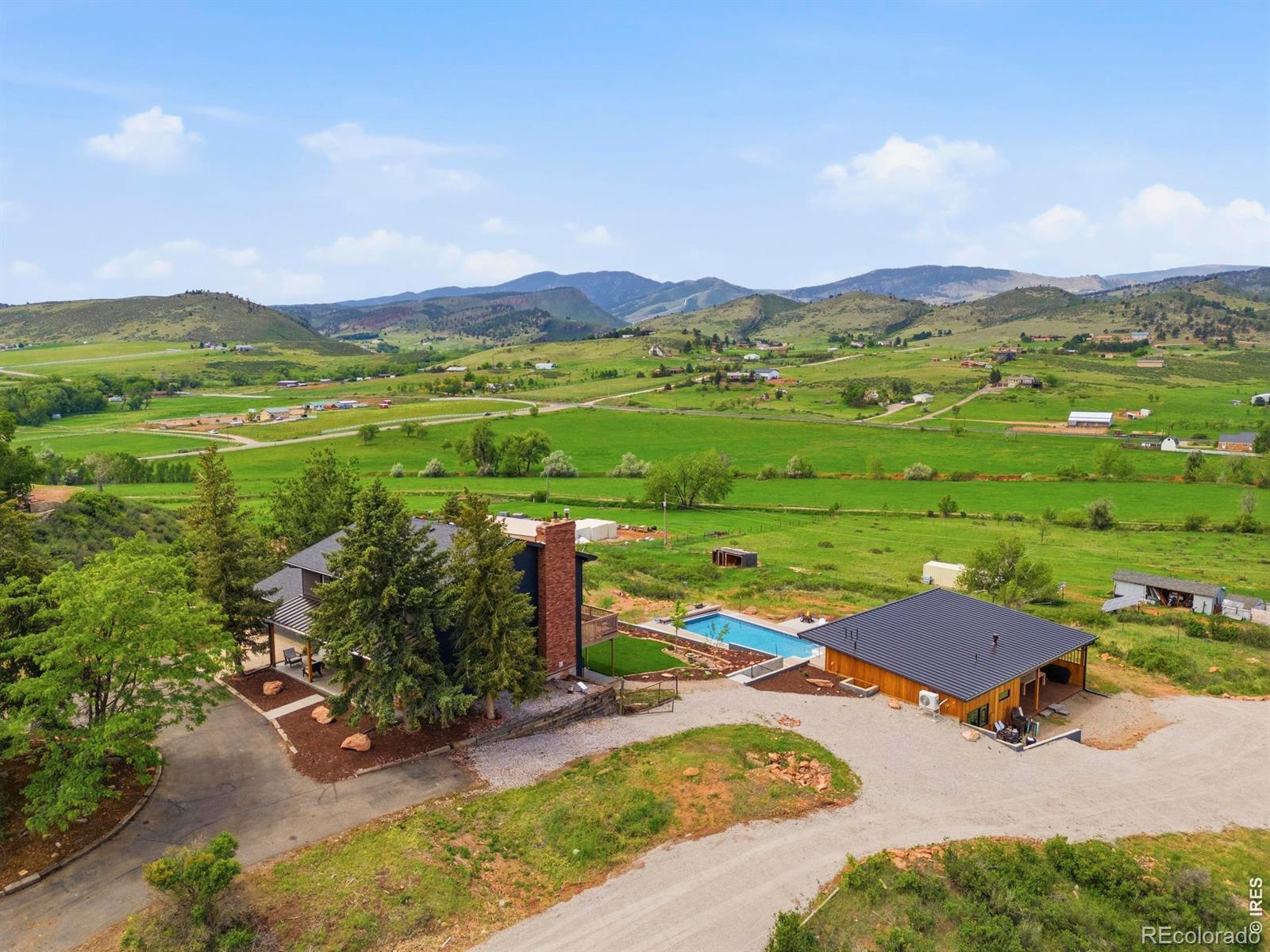 Image 2: Nearly 3500 square feet of living space + a 738 square foot pool house & pool on 3 acres
