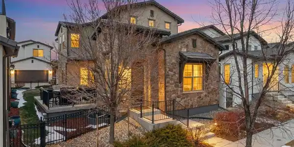 15527 W La Salle Place