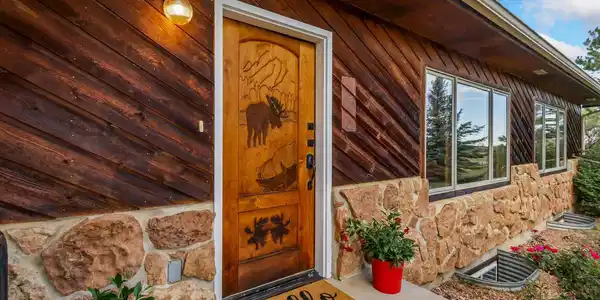 Image 3: Check out the front door! Image 3: Check out the front door!