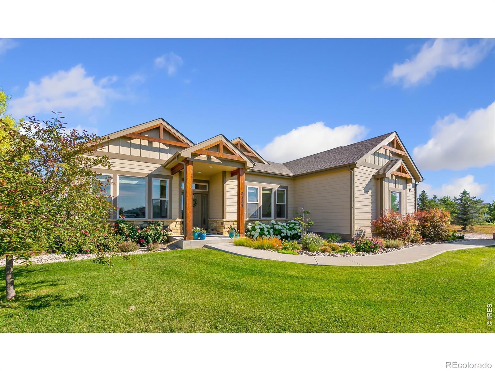Image 2: Custom built home by Homes of Distinction Image 2: Custom built home by Homes of Distinction