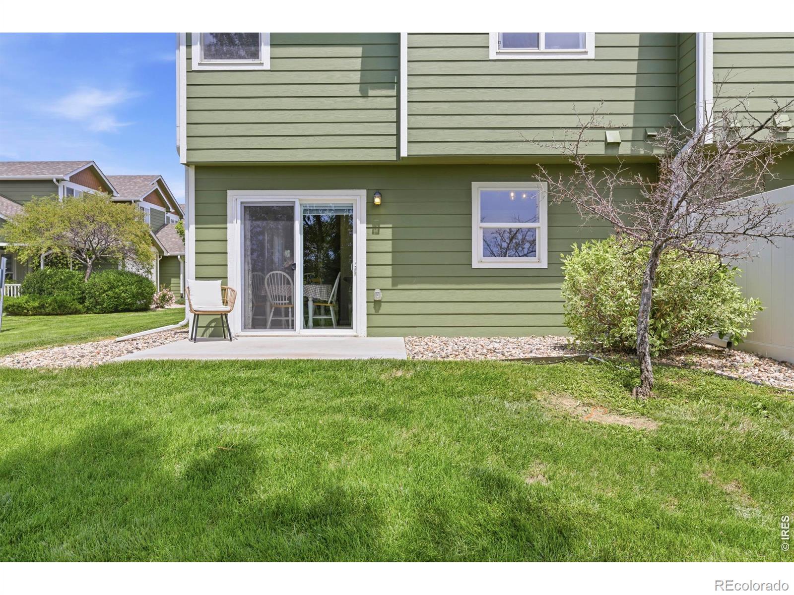 Image 4: Convenient walk out back patio right off your dining/kitchen area. Image 4: Convenient walk out back patio right off your dining/kitchen area.
