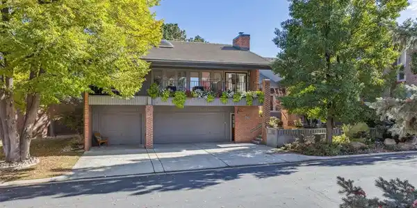 16 Beacon Hill Lane