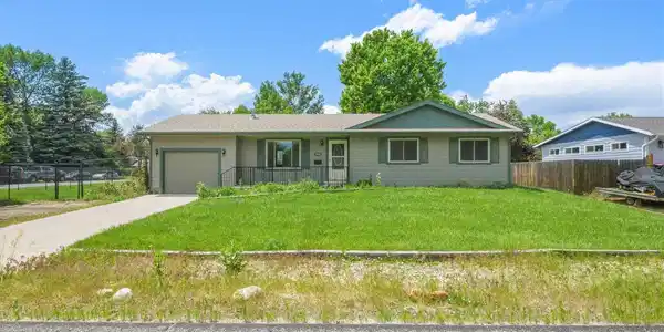 2901 Killarney Drive
