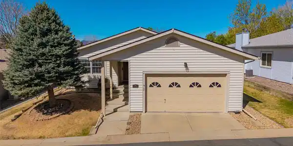 21 Curtis Court