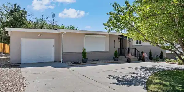 609 Crestridge Avenue