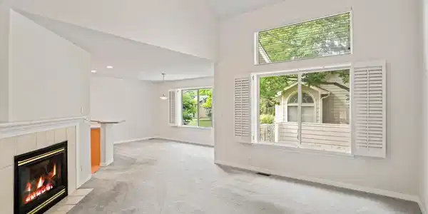 Image 3: Living room